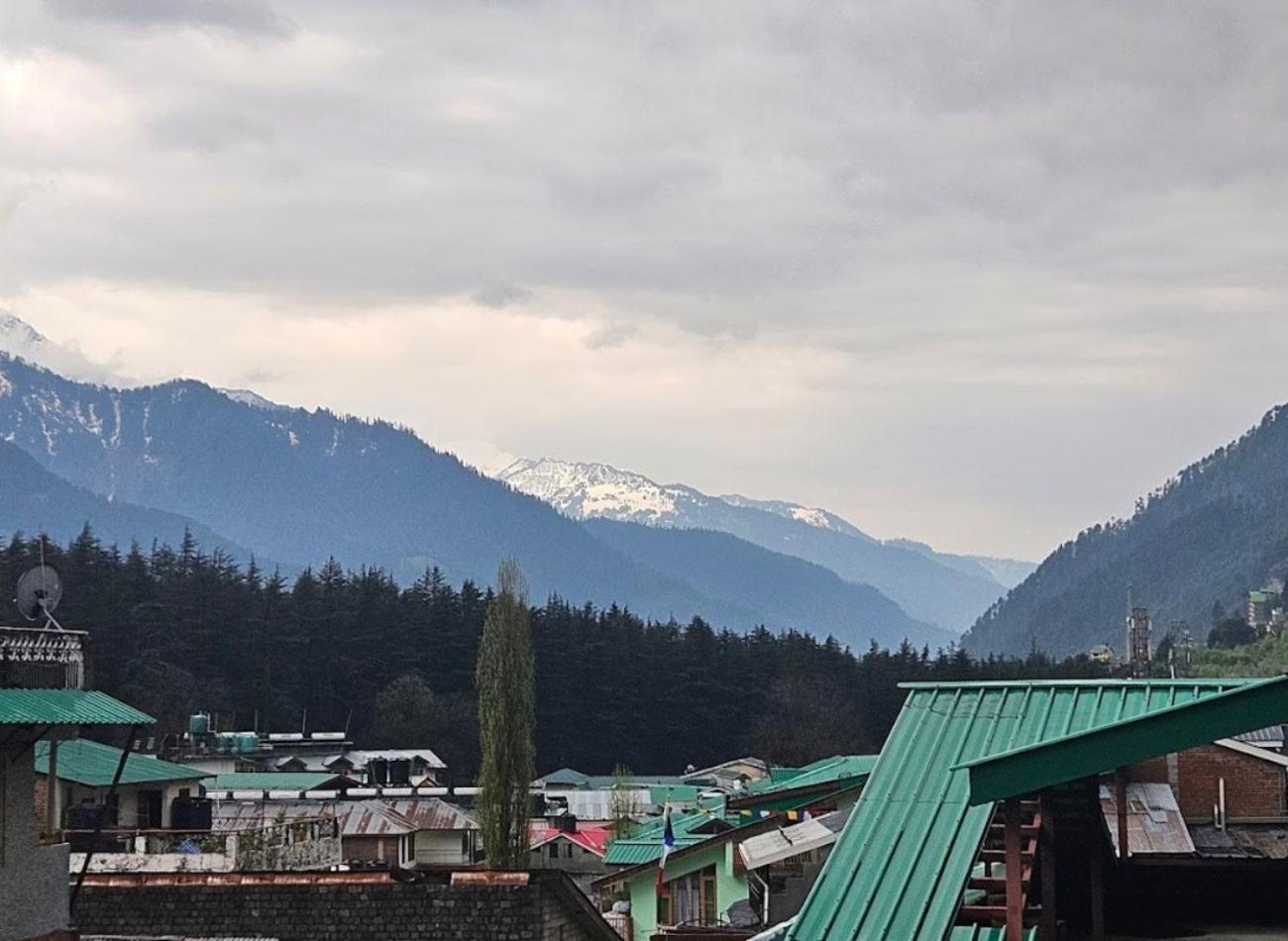 Hotel Premier Mall Road Manali Екстер'єр фото