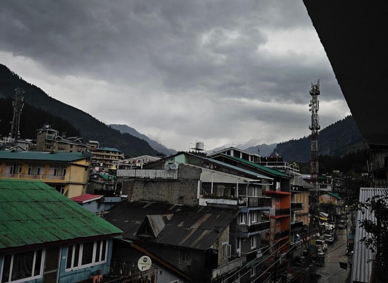 Hotel Premier Mall Road Manali Екстер'єр фото
